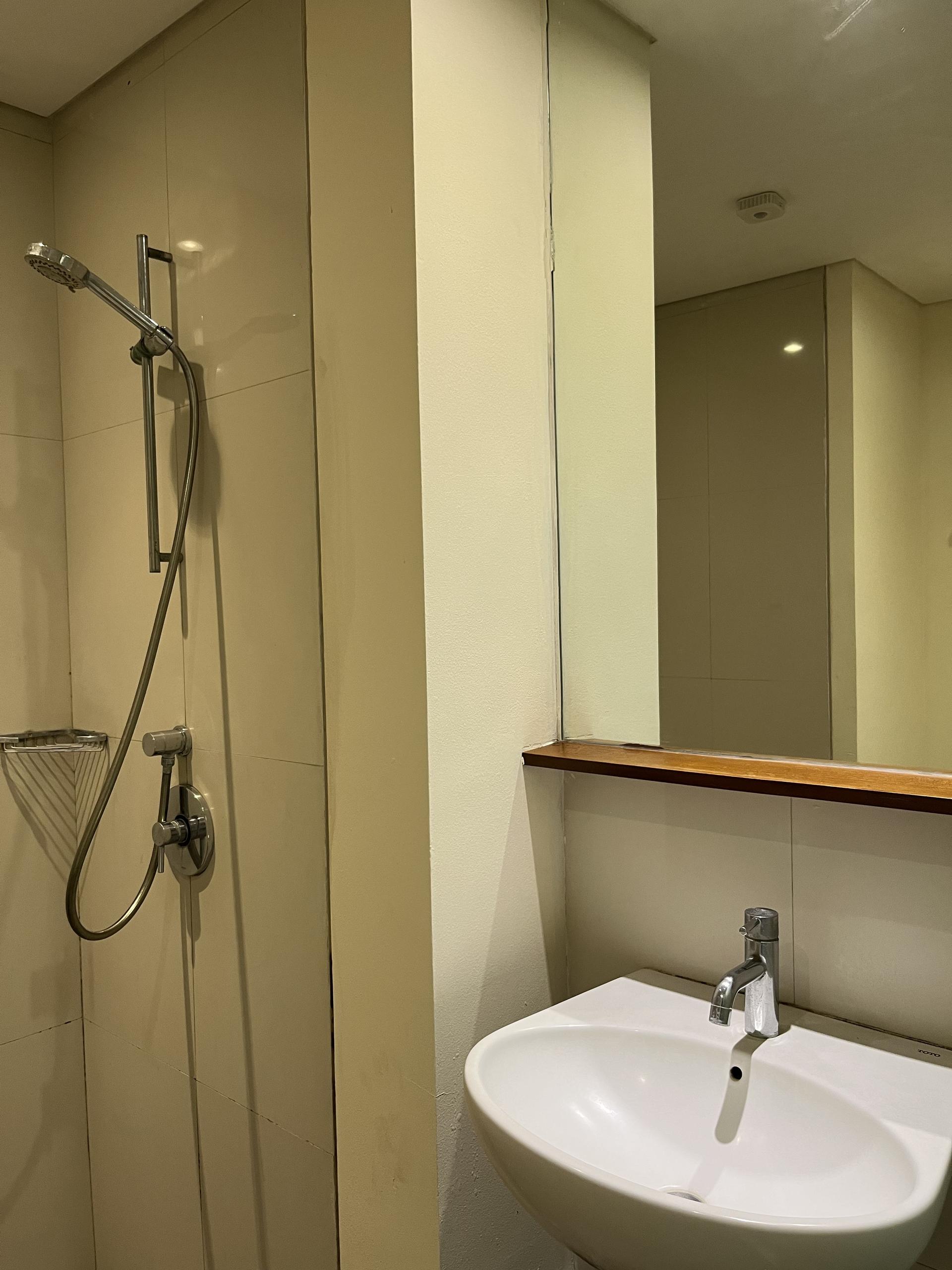 Deluxe Room Bathroom